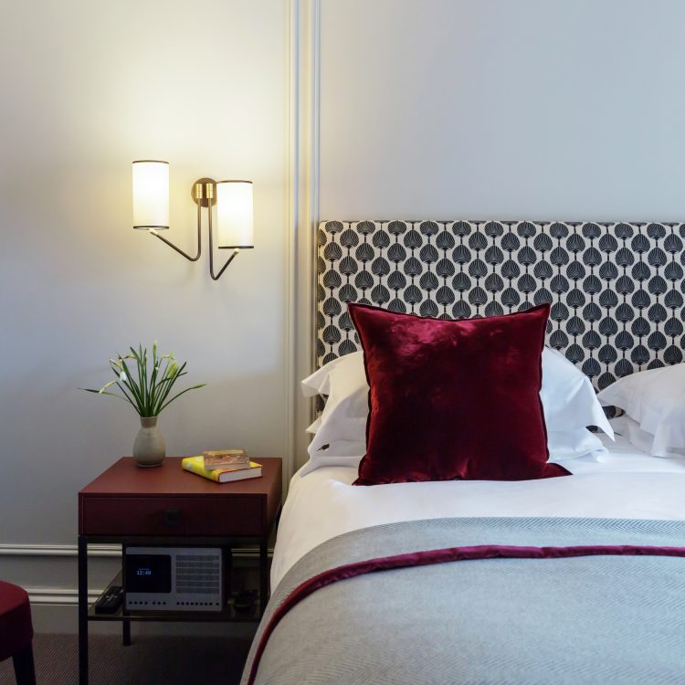 0004 - 2014 - Old Parsonage Hotel - Oxford - High res - Classic Double Bedroom Flowers Red - Web Hero