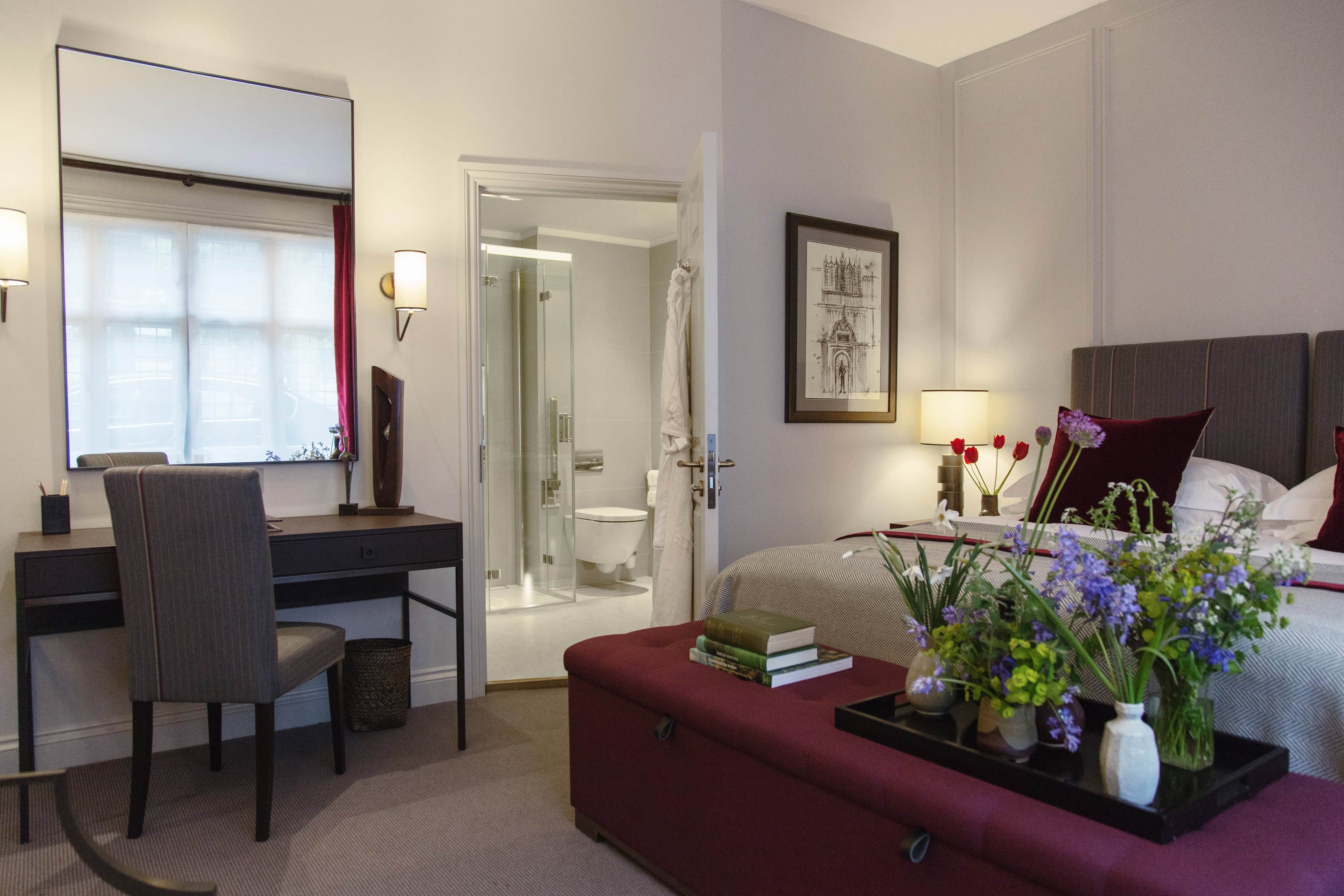 0007 - 2014 - Old Parsonage Hotel - Oxford - High Res - Bedroom Spring Flowers - Web Hero