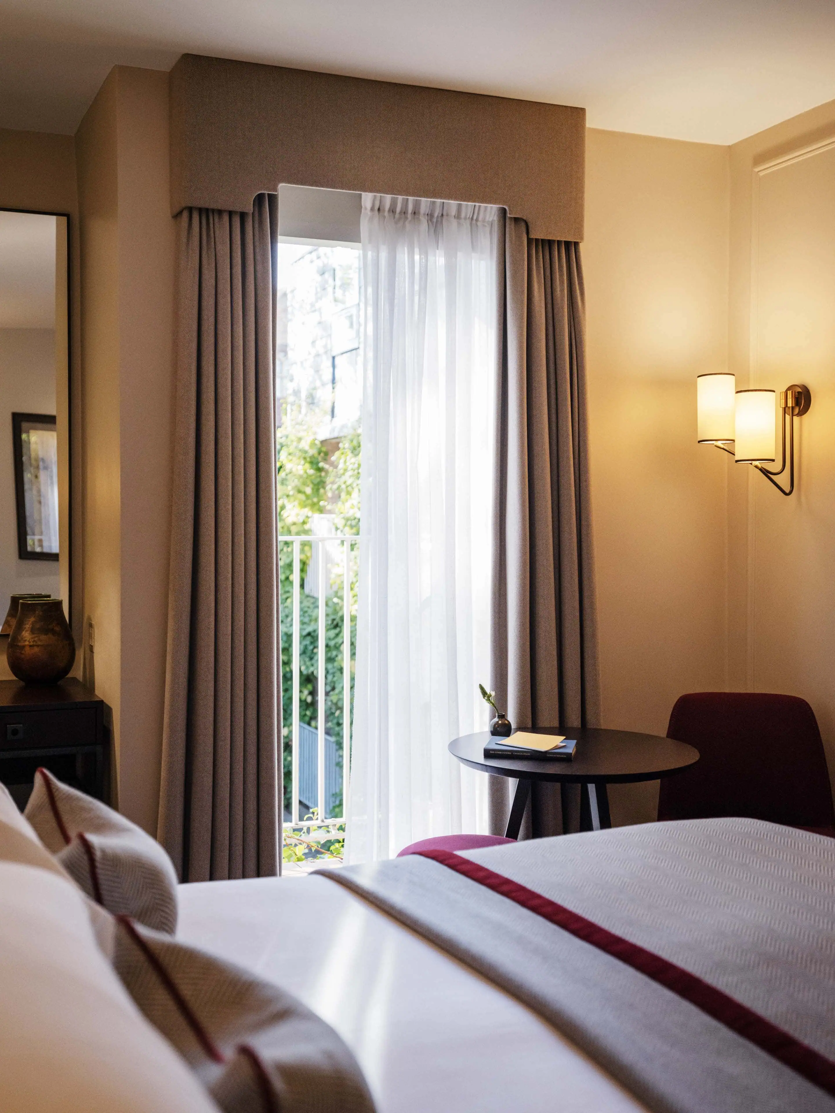 0021 - 2021 - Old Parsonage Hotel - Oxford - High res - Small Double Bed - Web Hero