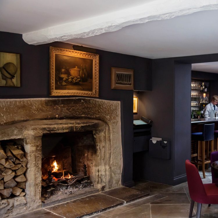 0028 - 2014 - Parsonage Grill - Oxford - Low Res - Bar Fireplace - Web Hero