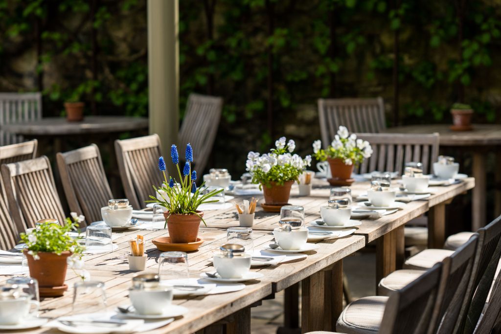 0029 - 2022 - Parsonage Grill - Oxford - High Res - Outdoor Dining Tea Party - Web Hero