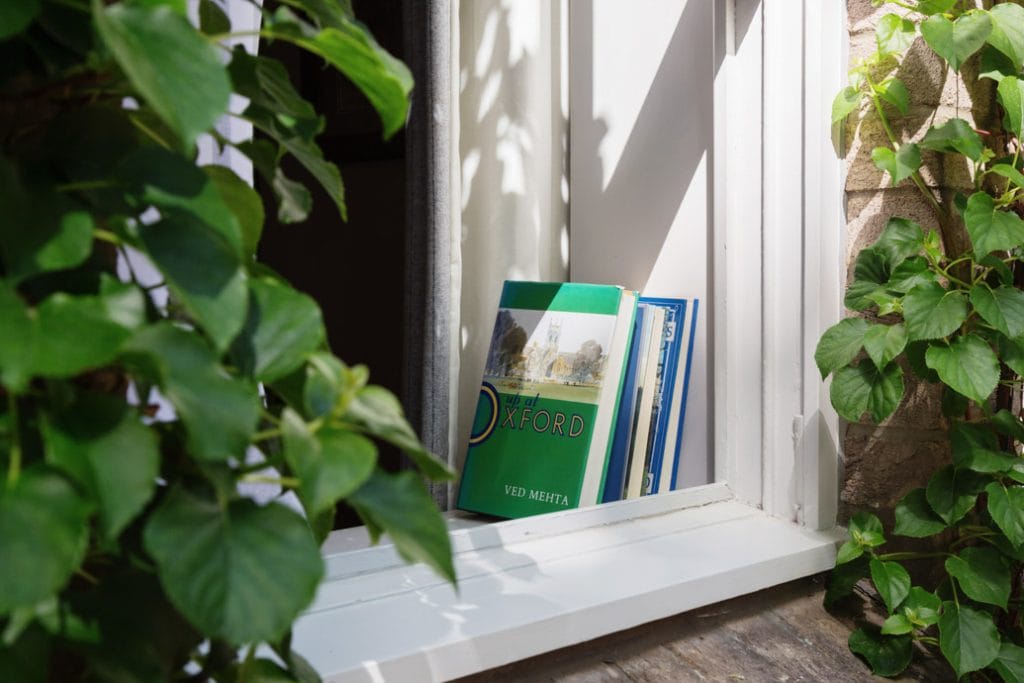 0056 - 2014 - Old Parsonage Hotel - Oxford - Low Res - Garden Window Greenery Book - Web Feature