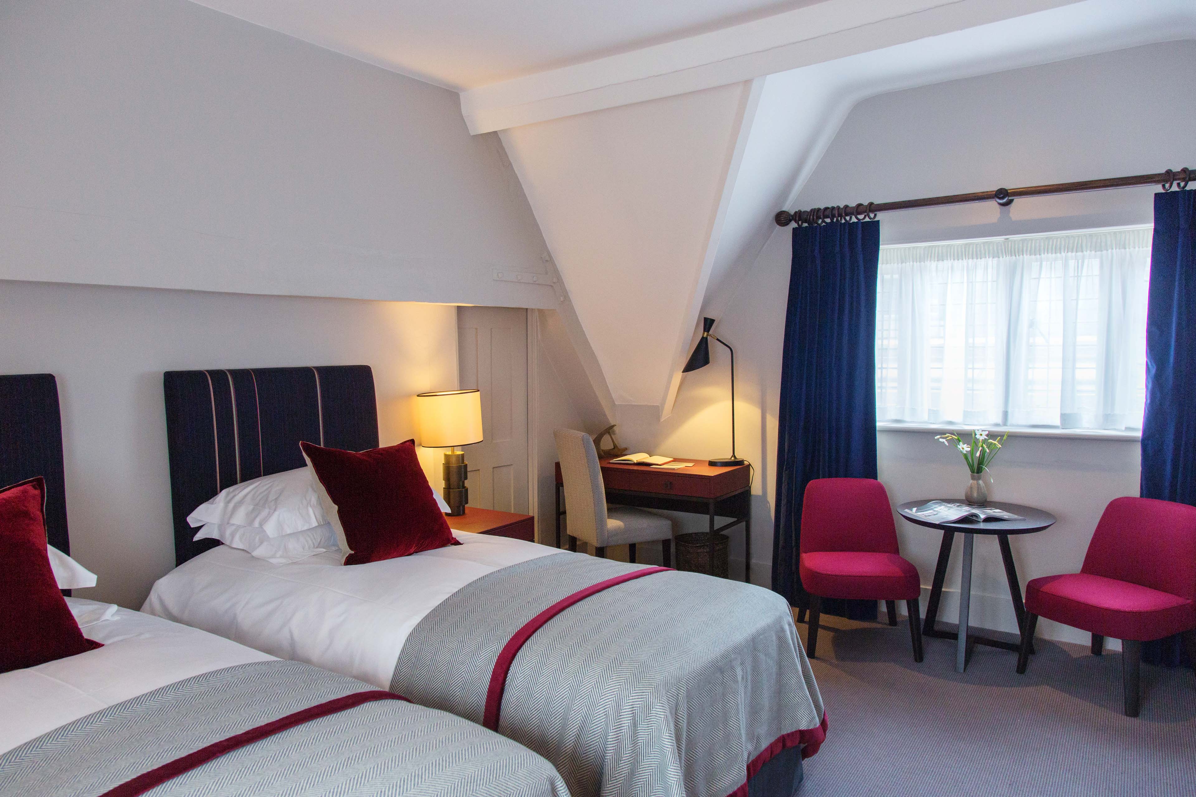 0013 - 2014 - Old Parsonage Hotel - Oxford - High Res - Bedroom Original Detail - Web Hero