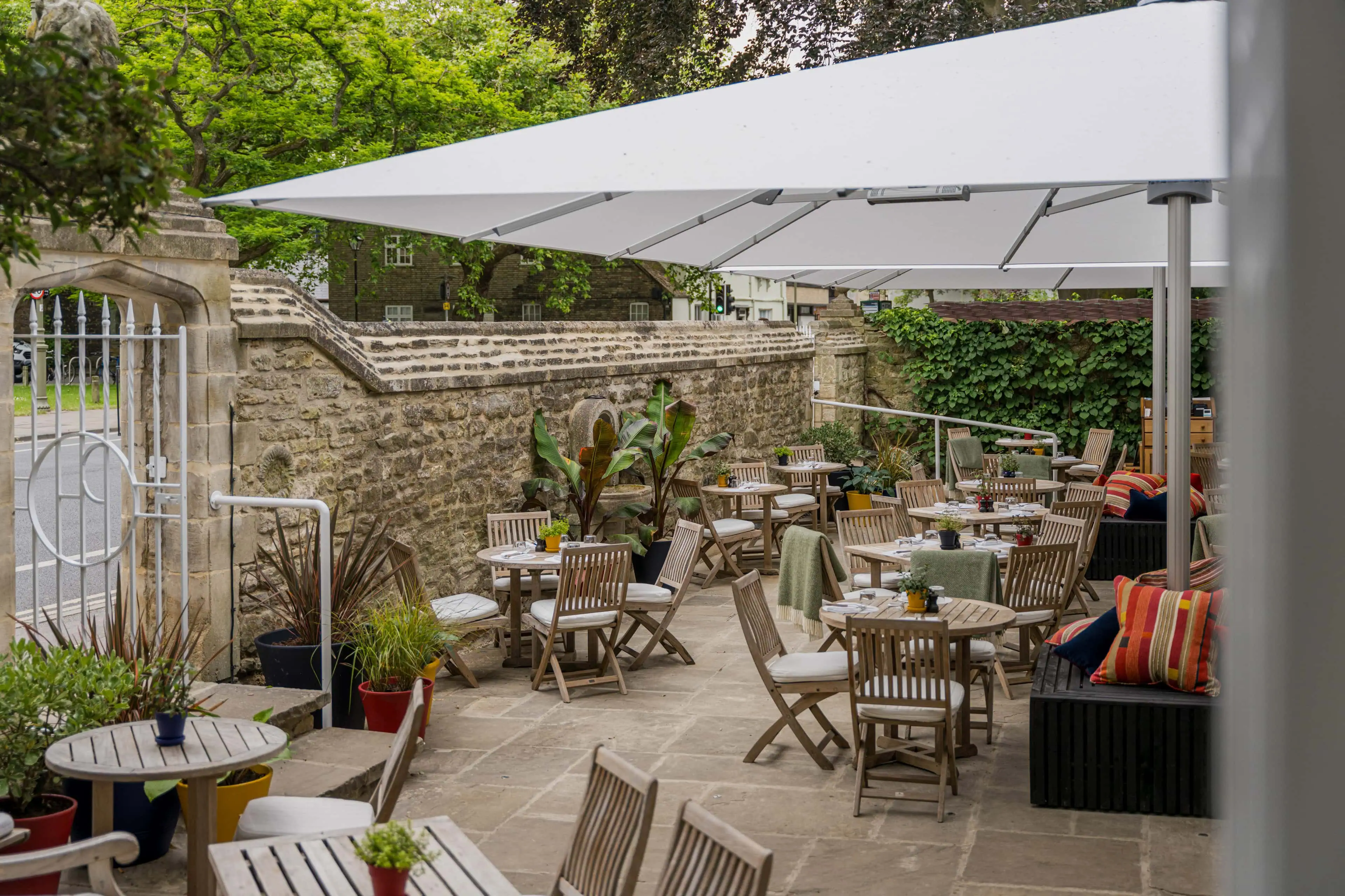 A7R03797 - 2024 - Parsonage Grill - Oxford - High Res - Outdoor Terrace Seating - Web Hero