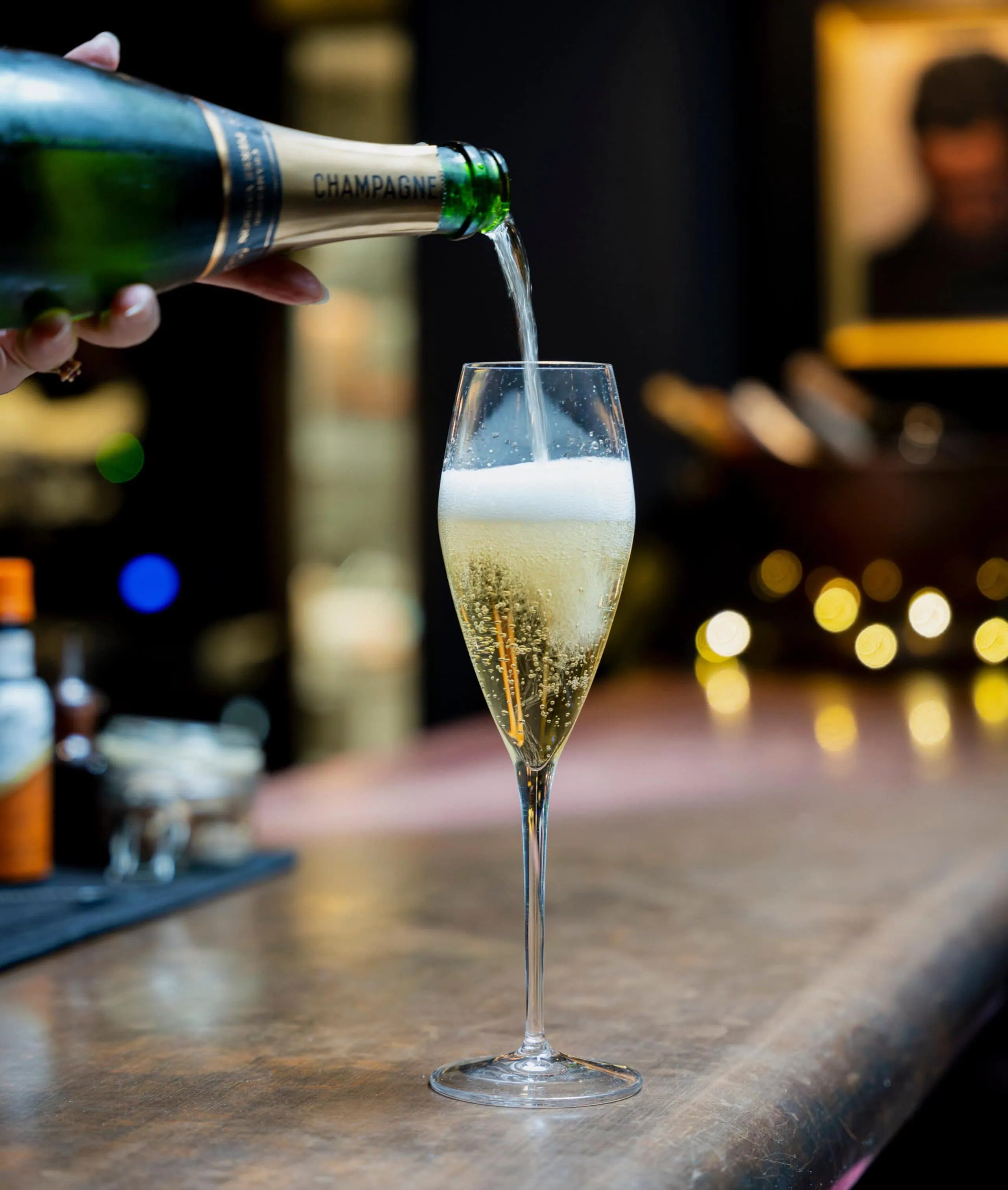 A7R06231-2023-Parsonage-Grill-Oxford-High-Res-Bar-Champagne-Pour-Celebration-Web-Hero-aspect-ratio-2560-3021